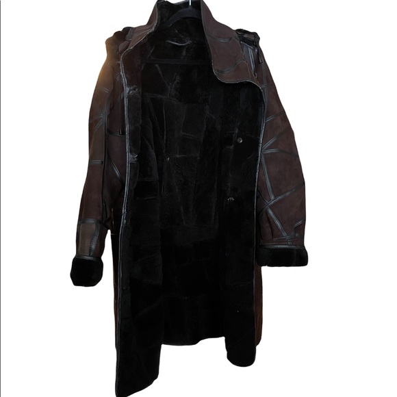 Women’s Sheepskin Coat - Picture 5 of 7